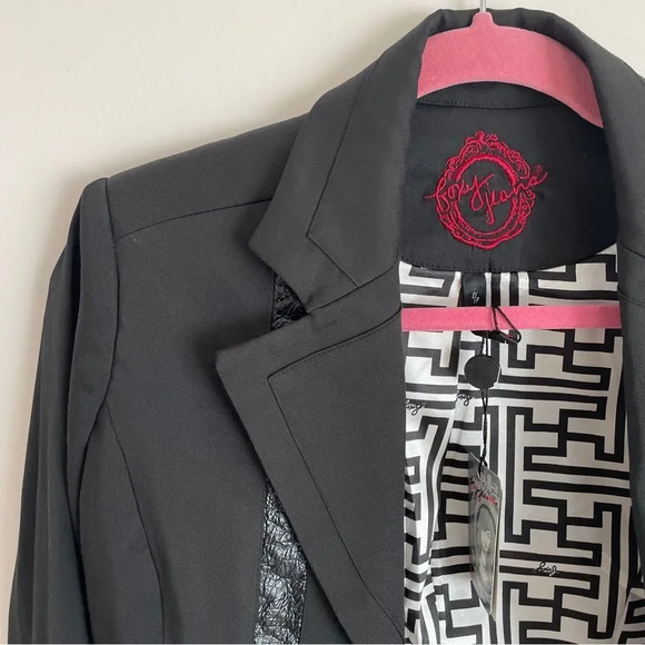 NWT Roxy black belted blazer with faux leather trims & sharp lapels S - Picture 2 of 6